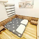 One Life Four Season Guest House Manhattan Waterpark