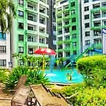 One Life Four Season Guest House Manhattan Waterpark